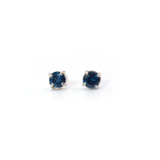 Fides stud earrings